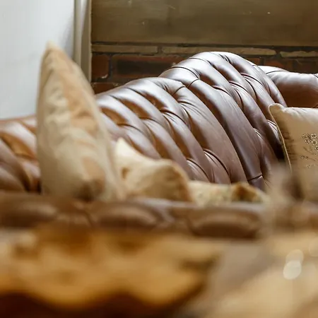 Exclusive Penthouse- 85 Inch Huge Tv * برادفورد