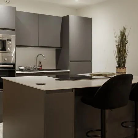 Refurbished 2026 - Exclusive Penthouse 85 Inch Huge Tv Bradford (West Yorkshire)