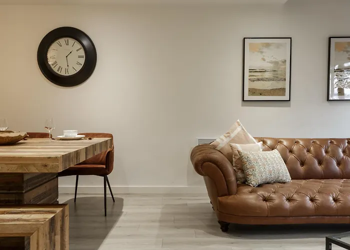 Apartment Exclusive Penthouse- 85 Inch Huge Tv *